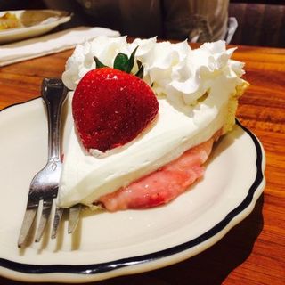 Haupia strawberry pie(Anna Miller’s)