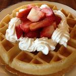 Strawberry waffle(Anna Miller’s)