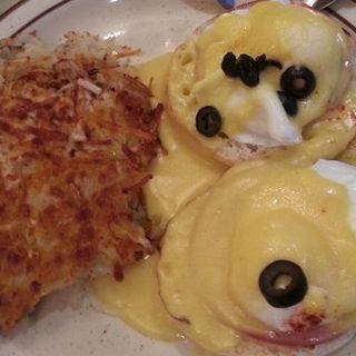Eggs benedict(Ken’s House of Pancakes)