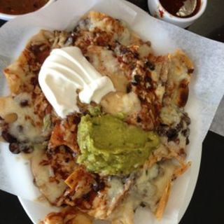 Deluxe Nachos(Lucy’s Taqueria)