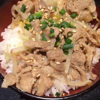 肉そぼろ丼(麺KAWAKEI)