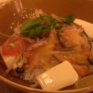 海老フリットと豆腐のたっぷり野菜あんかけごはん(ソリッド・アンド・リキッド )