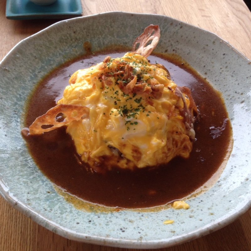 カレーソースのオムライス(CAFE ＆ DINING 海音)