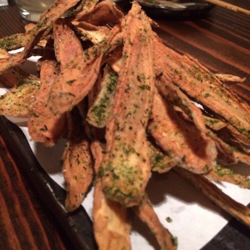 Gobou chips(Izakaya Hachi)
