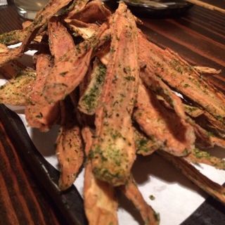 Gobou chips(Izakaya Hachi)