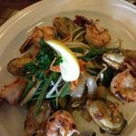 Broiled mussel and shrimp dinner combo