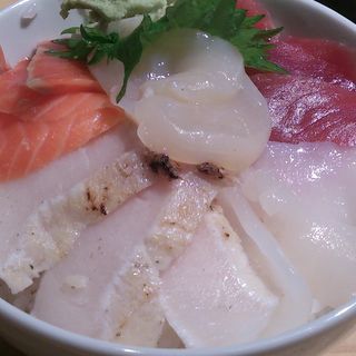 おまかせ刺盛丼(黒瀬三郎鮮魚店 )