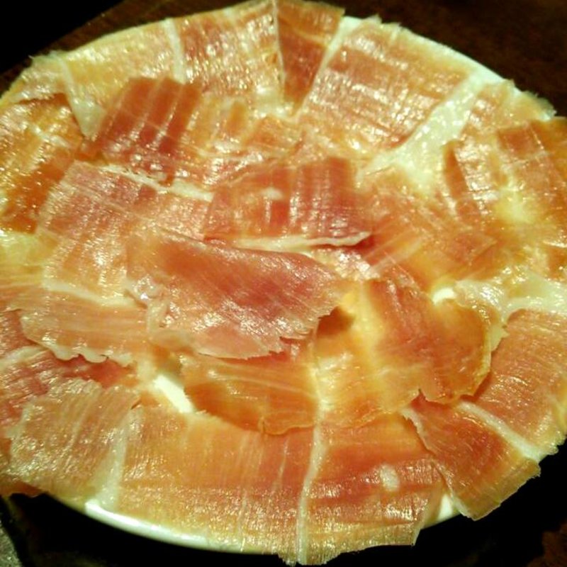 ハモンセラーノ　ハーフ(Bar Español LA BODEGA 大阪店（バル エスパニョール ラ ボデガ）)