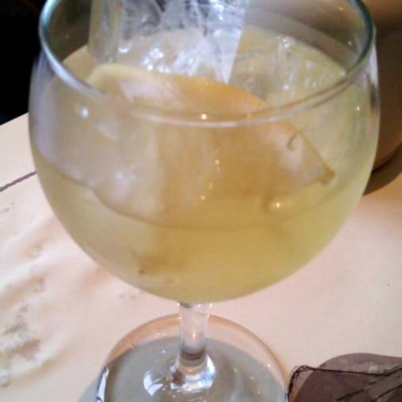 ホワイトサングリア(Bar Español LA BODEGA 大阪店（バル エスパニョール ラ ボデガ）)