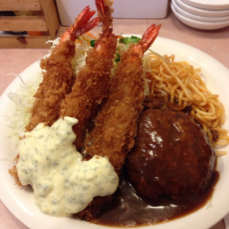 ハンバーグとエビフライセット(洋食・とんかつ たちばな)