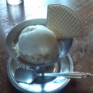 メイプル味のアイスクリーム(喫茶 ミンカ)