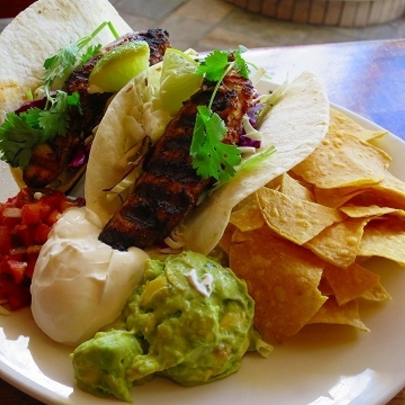 ケイジャン・フィッシュ・タコス(Duke's Waikiki)