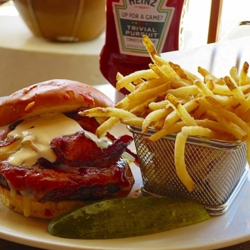 マンゴ・バーベキュー・ベーコン・バーガー(Duke's Waikiki)