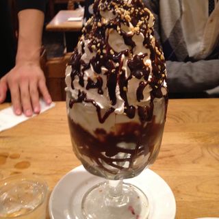 チョコレートパフェ(パフェ専門店 スイーツカフェ KANARIYA 鶴橋本店)