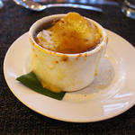 maui onion soup(beach house at the moana)