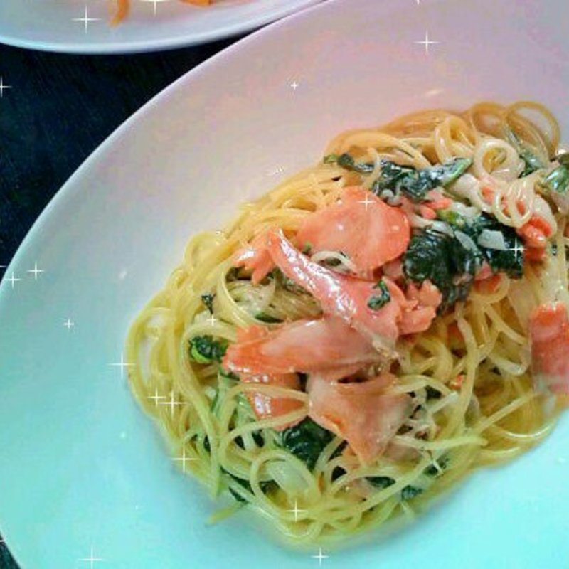 サーモンとほうれん草のクリームソース(トンチーノ （Toncino）)