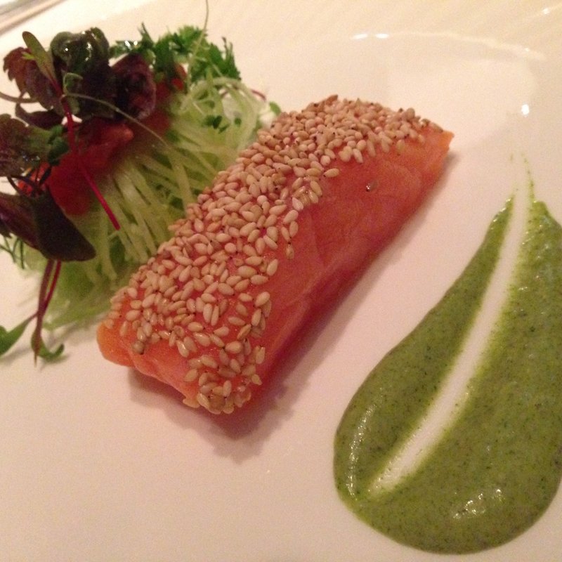 半生サーモン 小松菜ソース(ザ・ロビーラウンジ)