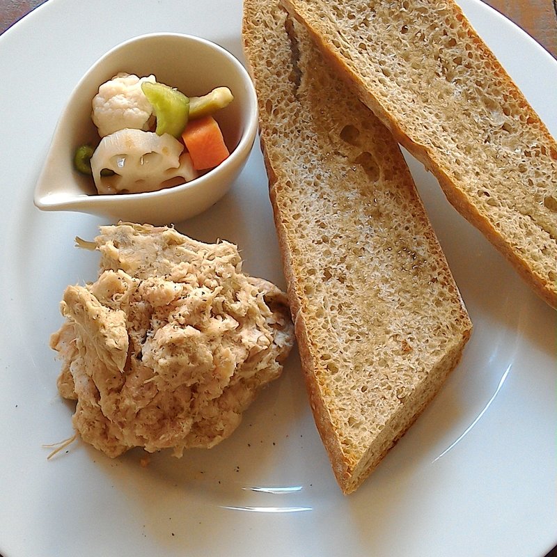 ポークリエットと自家製パン(ドリンク付き)(la vie a la campagne)