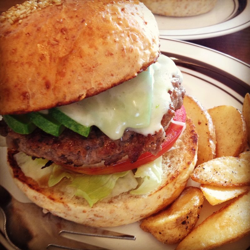 アボカドチーズバーガー(MAD BURGER)