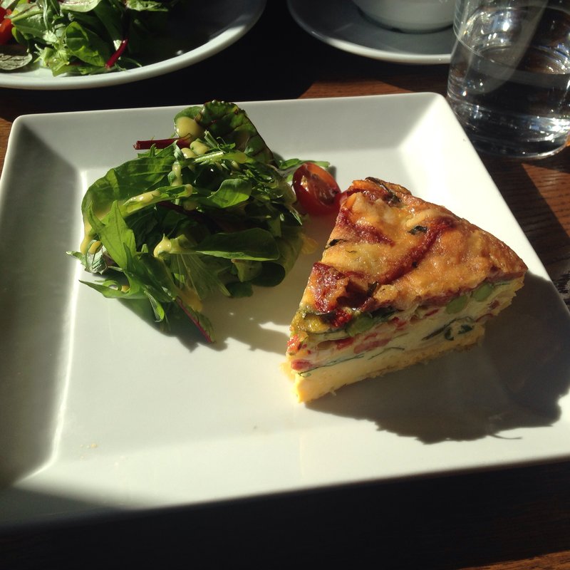 チョリソーとマンチェゴチーズのイタリアンオムレツ(IVY PLACE)