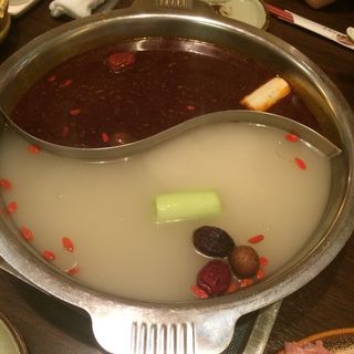 Two Flavors Hot Pot Soup(美健食道小尾羊)