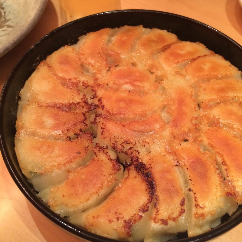 鉄鍋餃子(郷土の酒と味 九州藩 渋谷宇田川店 （きゅうしゅうはん）)