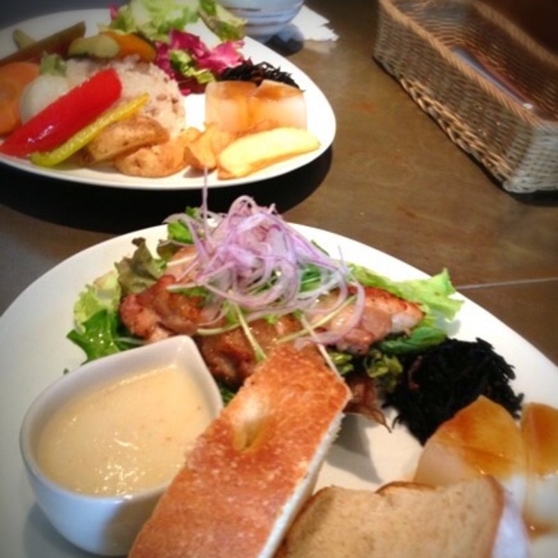 ローストチキンのランチプレート(八十八夜 吉祥寺)