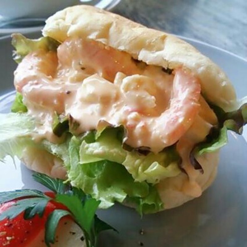 コッペパンサンド(マツガミネコーヒービルヂング)