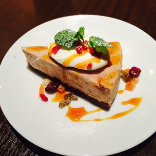 ストロベリーNYチーズケーキ セット(三宿の寿司 えん)