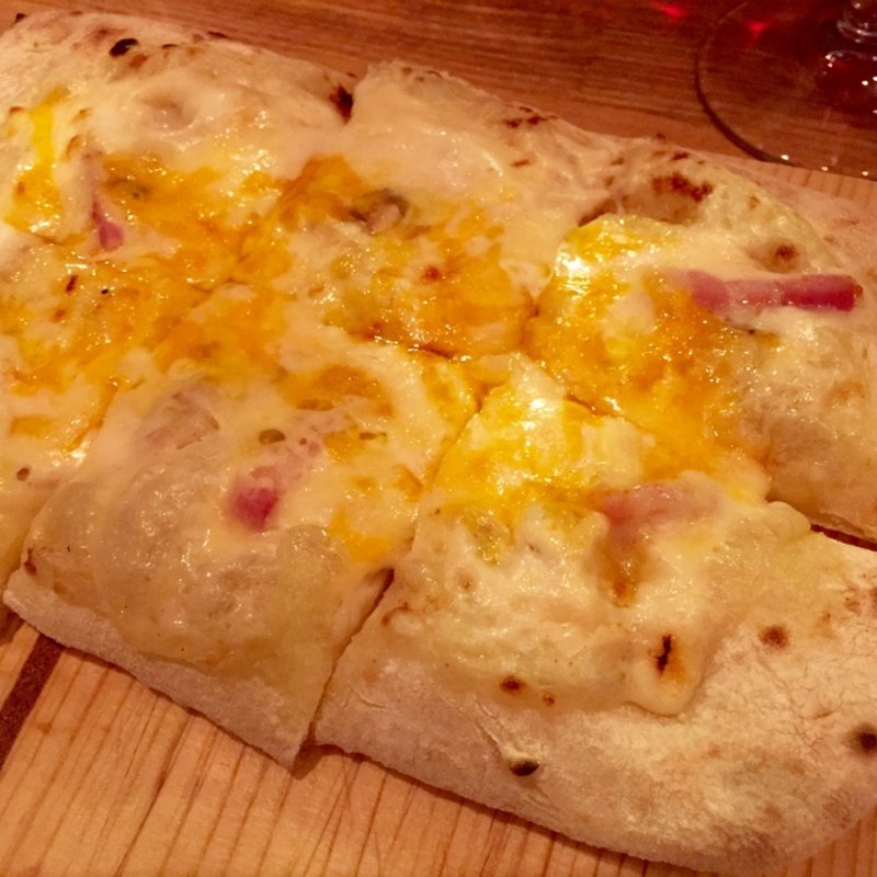 ポルチーニとパンチェッタのホワイトピッツァ(【A】PIZZA 池袋東通り本店)