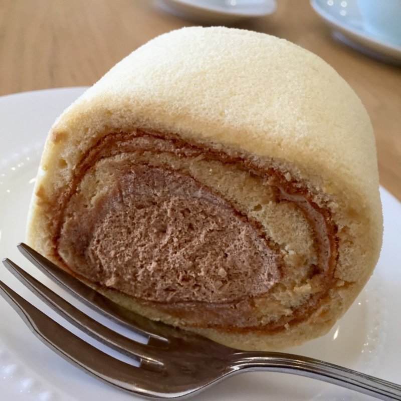 はちみつキャラメルロールケーキ(天現寺カフェ)