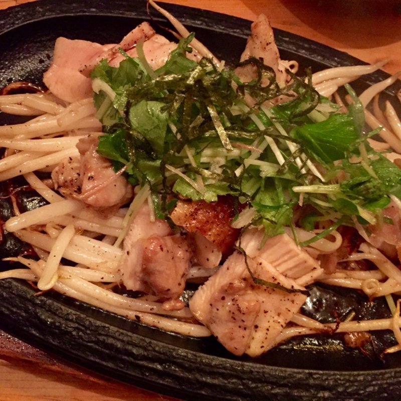 鶏のステーキ(居酒屋 兎馬)