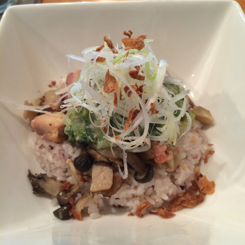 五種のキノコとチキンソテー丼(イッサ （issa）)