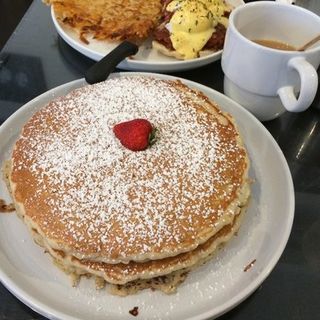 Banana pancakes(Sweet E's Cafe)