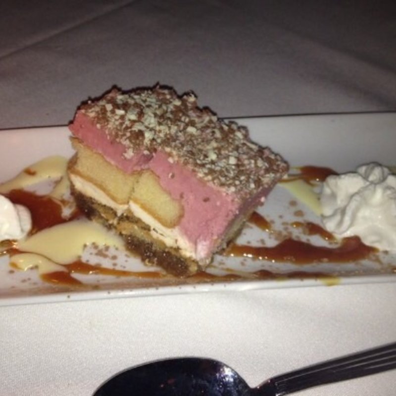 Raspberry Tiramisu(Restaurant Christine)