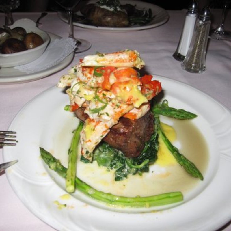 Filet Oscar(Hy’s Steak House)