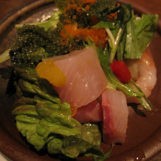 あぐぅｰん海歩人サラダ(沖縄粟国島料理 あぐぅーん たまプラーザ店)