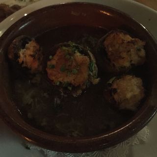 CHAMPIÑONES RELLENOS(tablao)