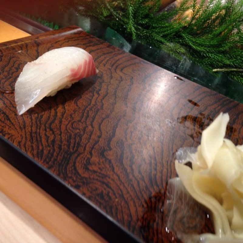 三重県産　スズキ(築地すし大 本館 （ツキジスシダイ）)