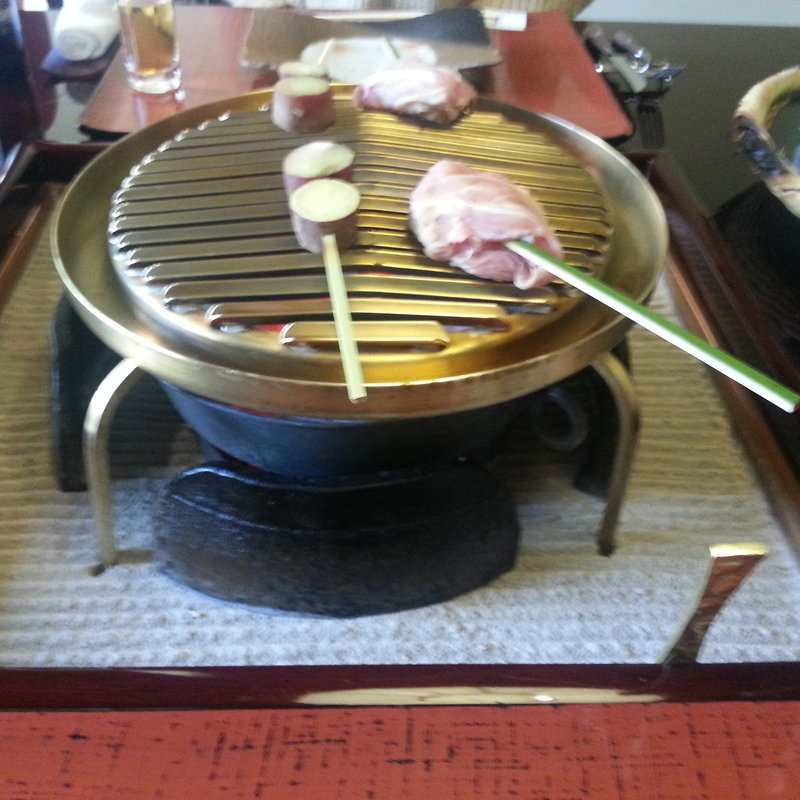 地鶏の炭火焼き(うかい鳥山)