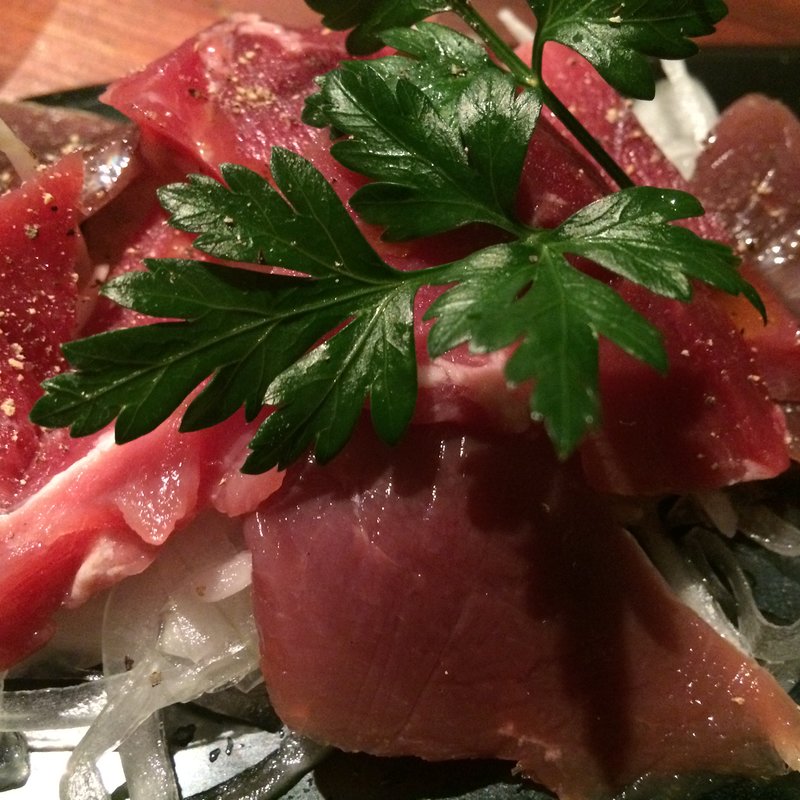 鹿肉のたたき(伊のマタギ （いのまたぎ）)