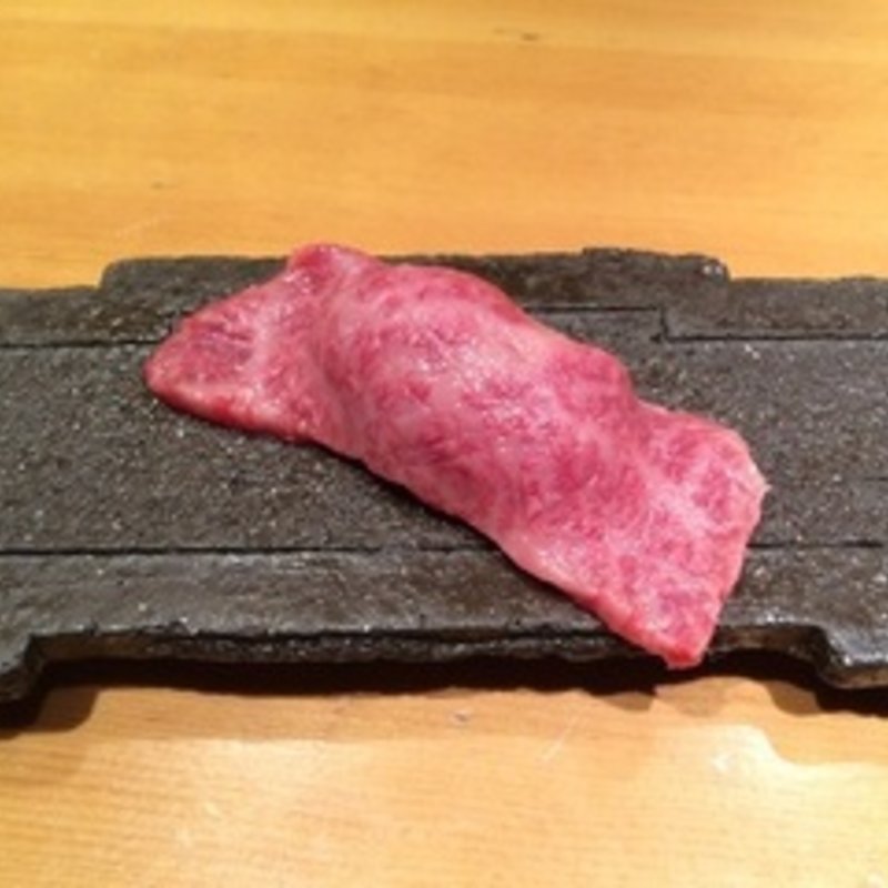 和牛トロ握り（一貫）(金舌)