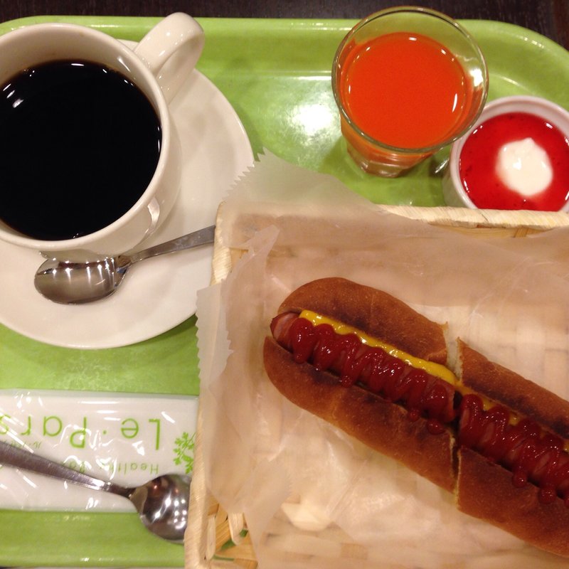 ホットドッグモーニング(ベーカリー＆カフェ ル・パセリ)