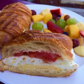 Egg whites cheese and Tomato(Gum tree)
