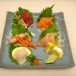Assorted Sashimi(Yoshi's Sushi)