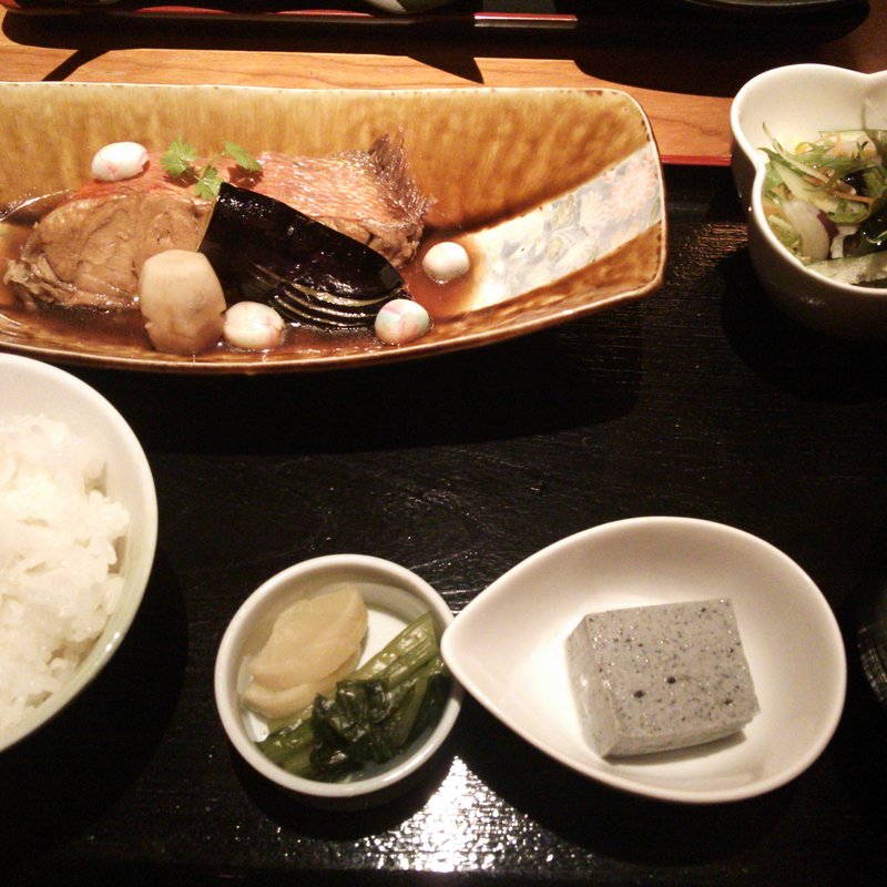 金目鯛の煮付け膳(猿蔵)