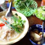 鶏のフォー(HANOI&HANOI ハーブとベトナム料理)