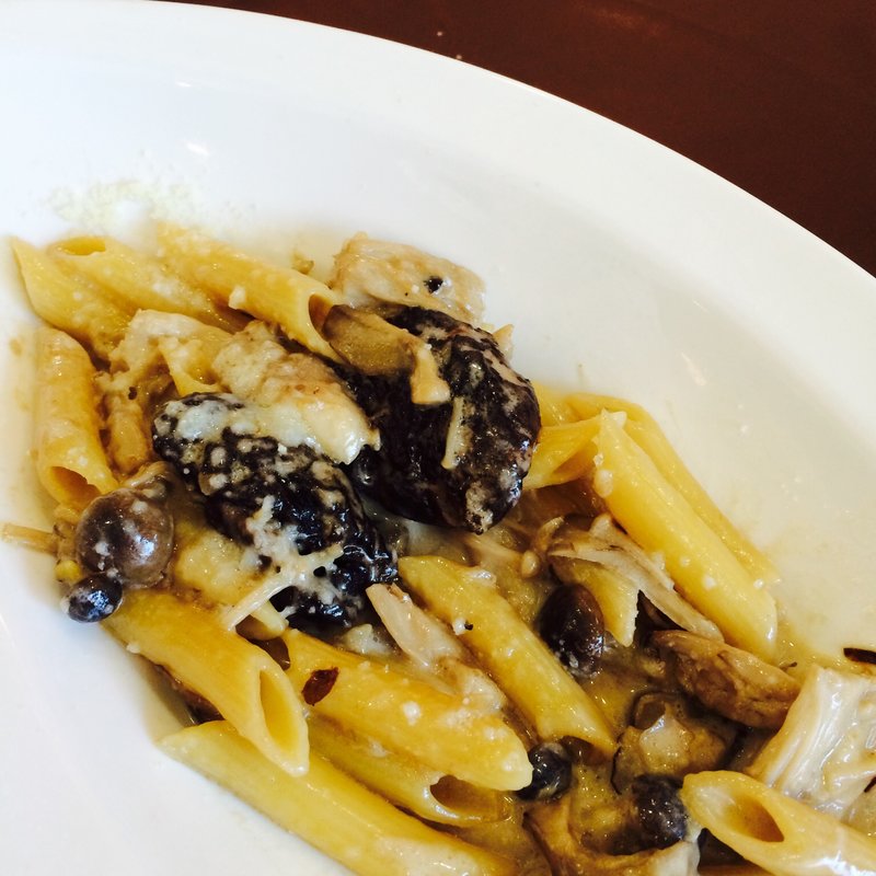 キノコのペンネ(トラットリア オサムサン)