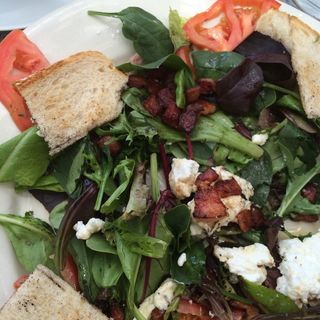 Goat Cheese Salad(PATES & TRADITIONS)