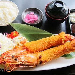 特大エビフライ定食(Tamon Restaurant)